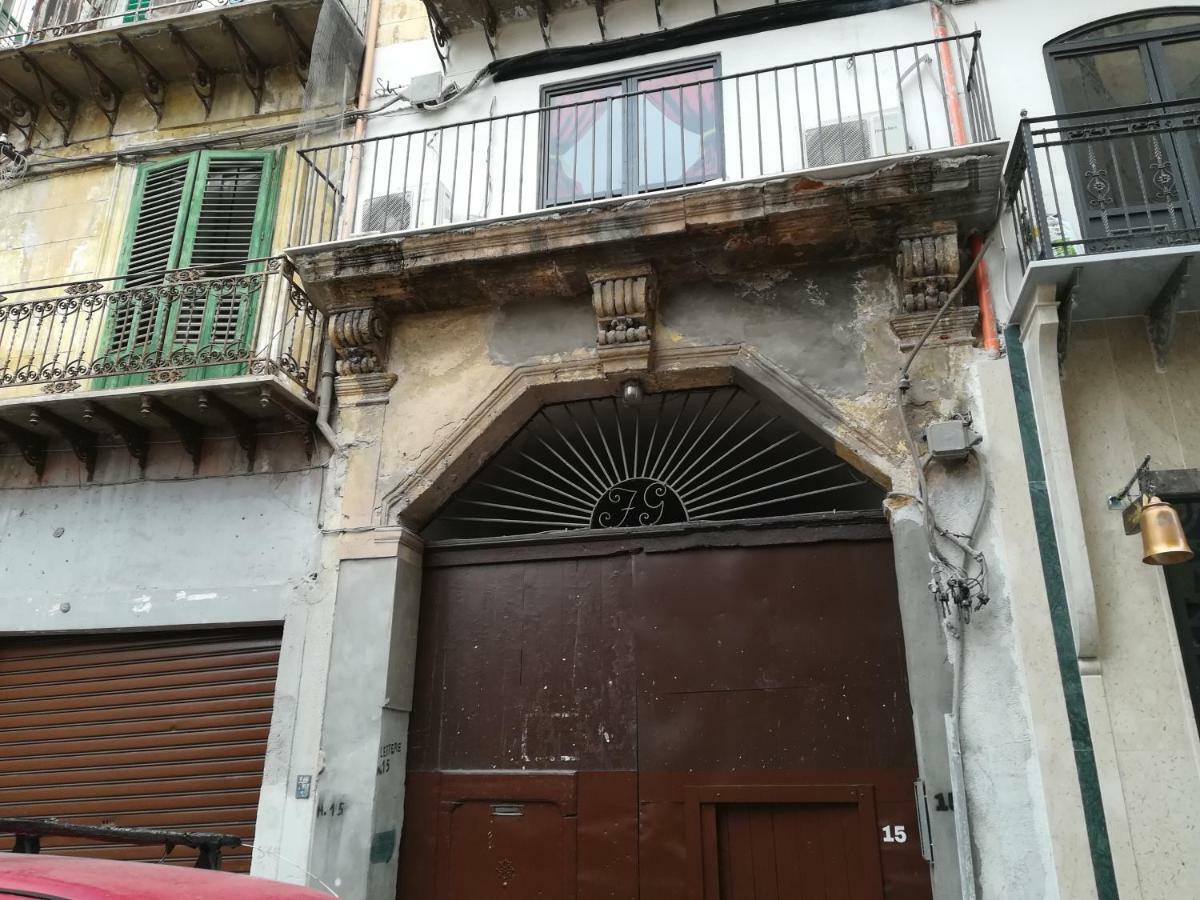 شقة Casa In Palazzo Graffeo Erika باليرمو المظهر الخارجي الصورة